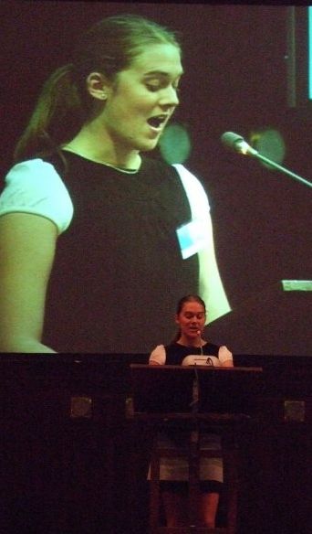 Velvyslankyn� Kolumbie p�i projevu (2009)